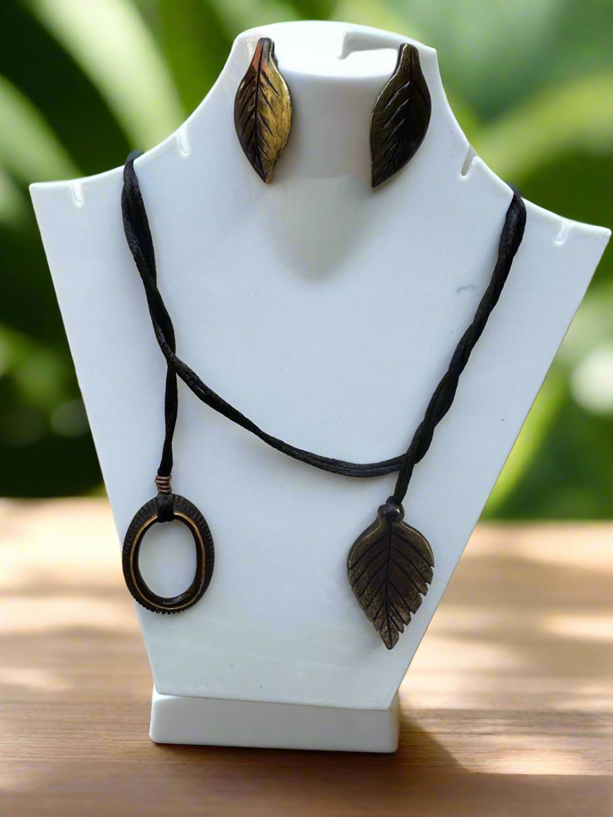 SENSATIONS 4 IN 1 NECKLACE SET