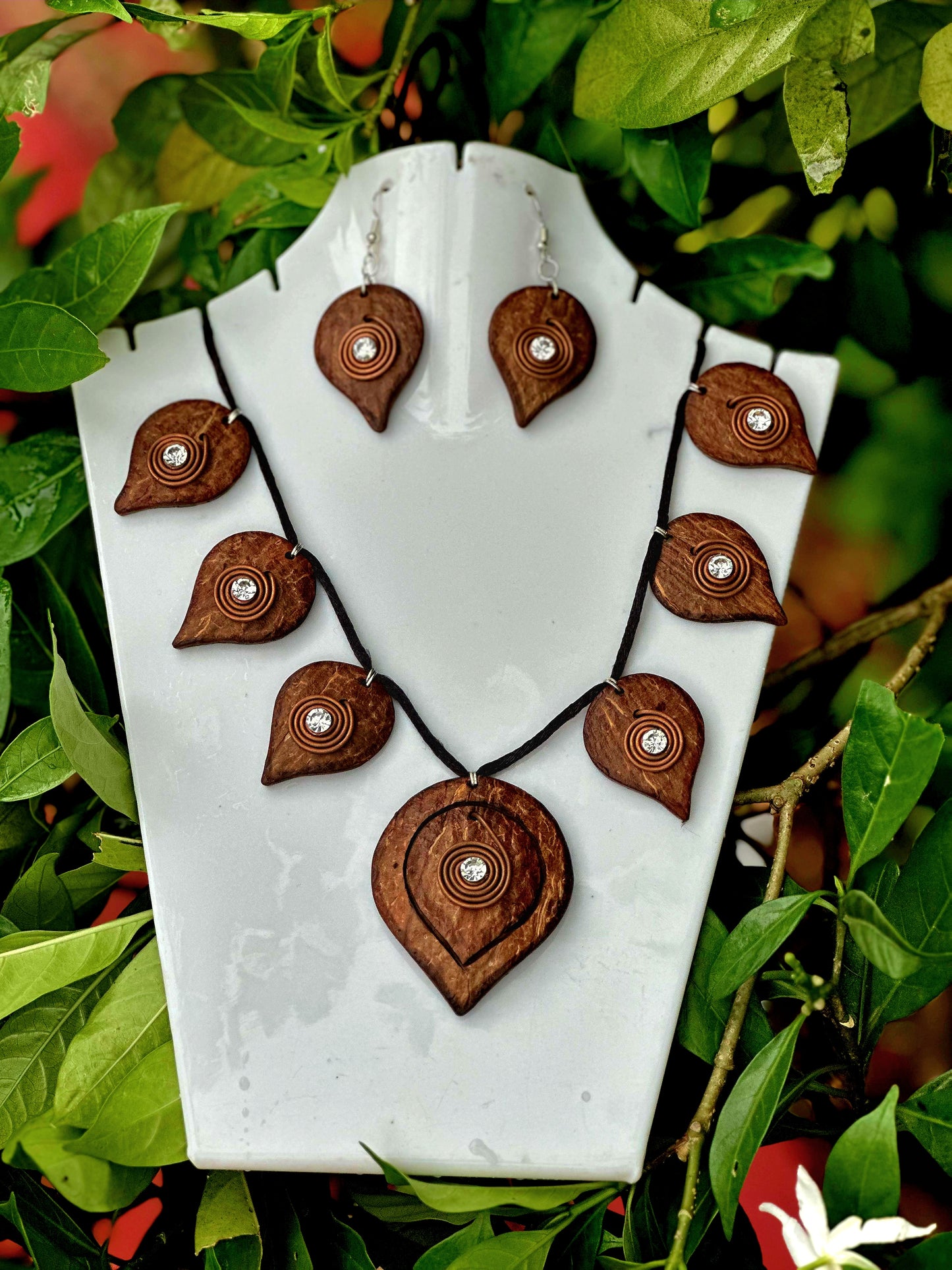 MIRAL INDIA TRIBAL LEAF NECKLACE SET