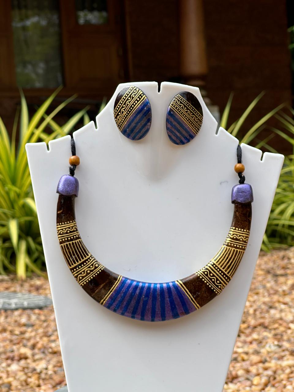 MIRAL INDIA Colour splash -pendant set with earrings