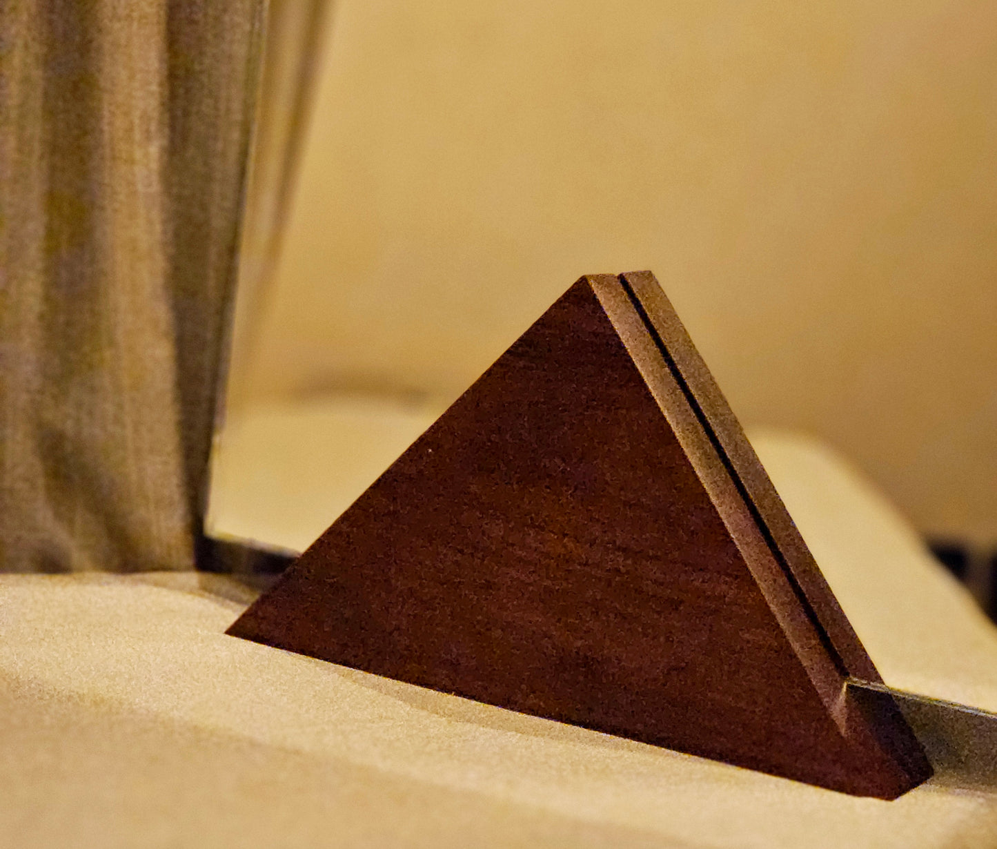 TRIGONAL MIRROR ORNAMENT