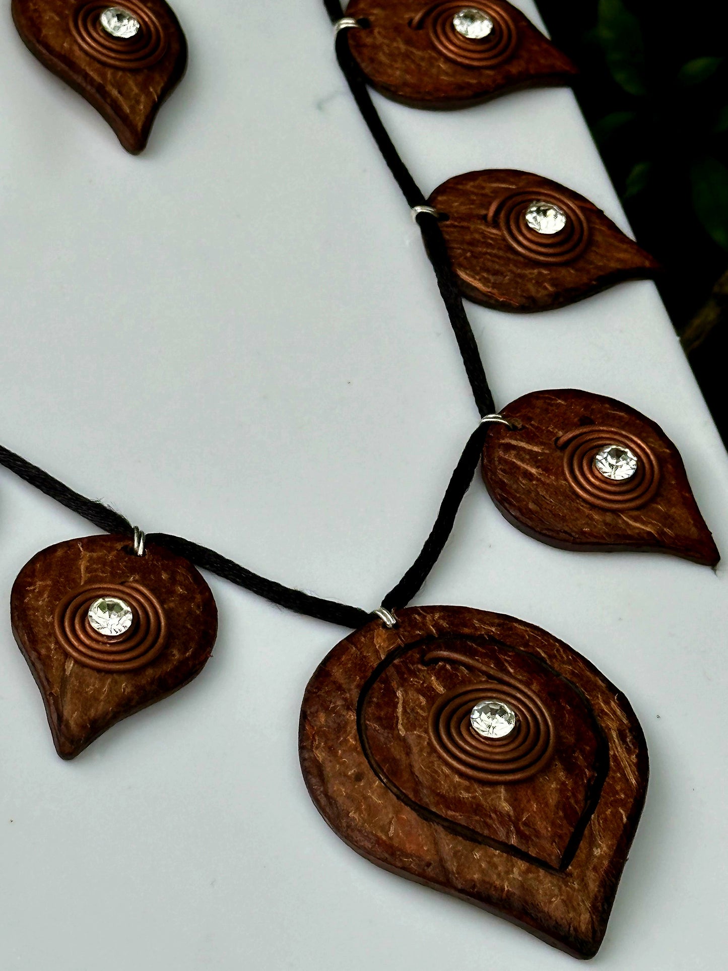 MIRAL INDIA TRIBAL LEAF NECKLACE SET