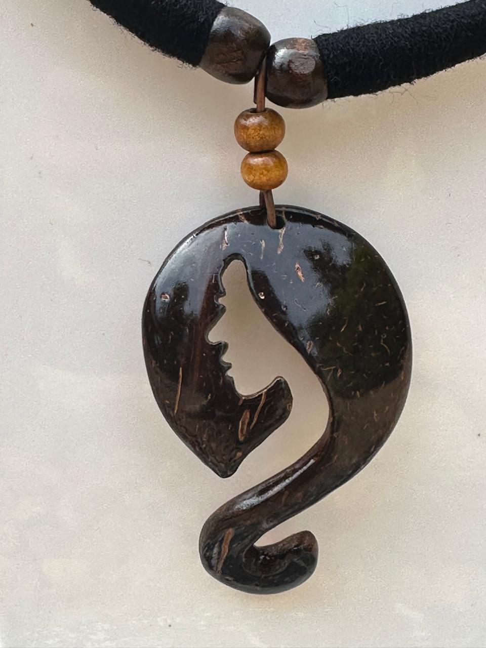 THE FACE PENDANT NECKLACE SET WITH EARRINGS