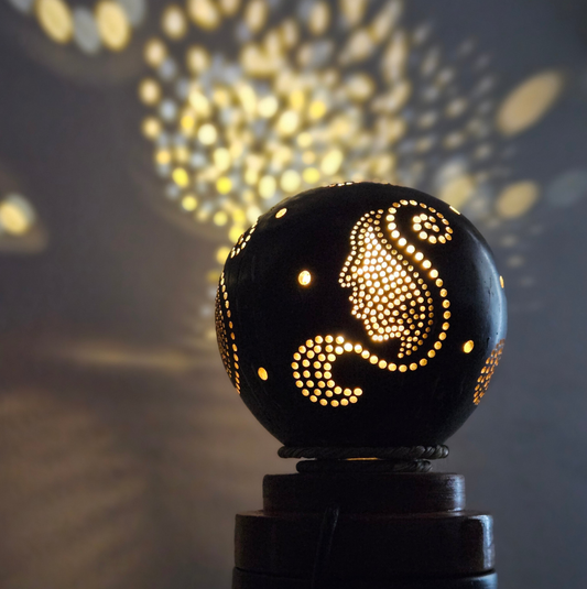 MIRAL INDIA  LADY FIGURINE TABLE LAMP