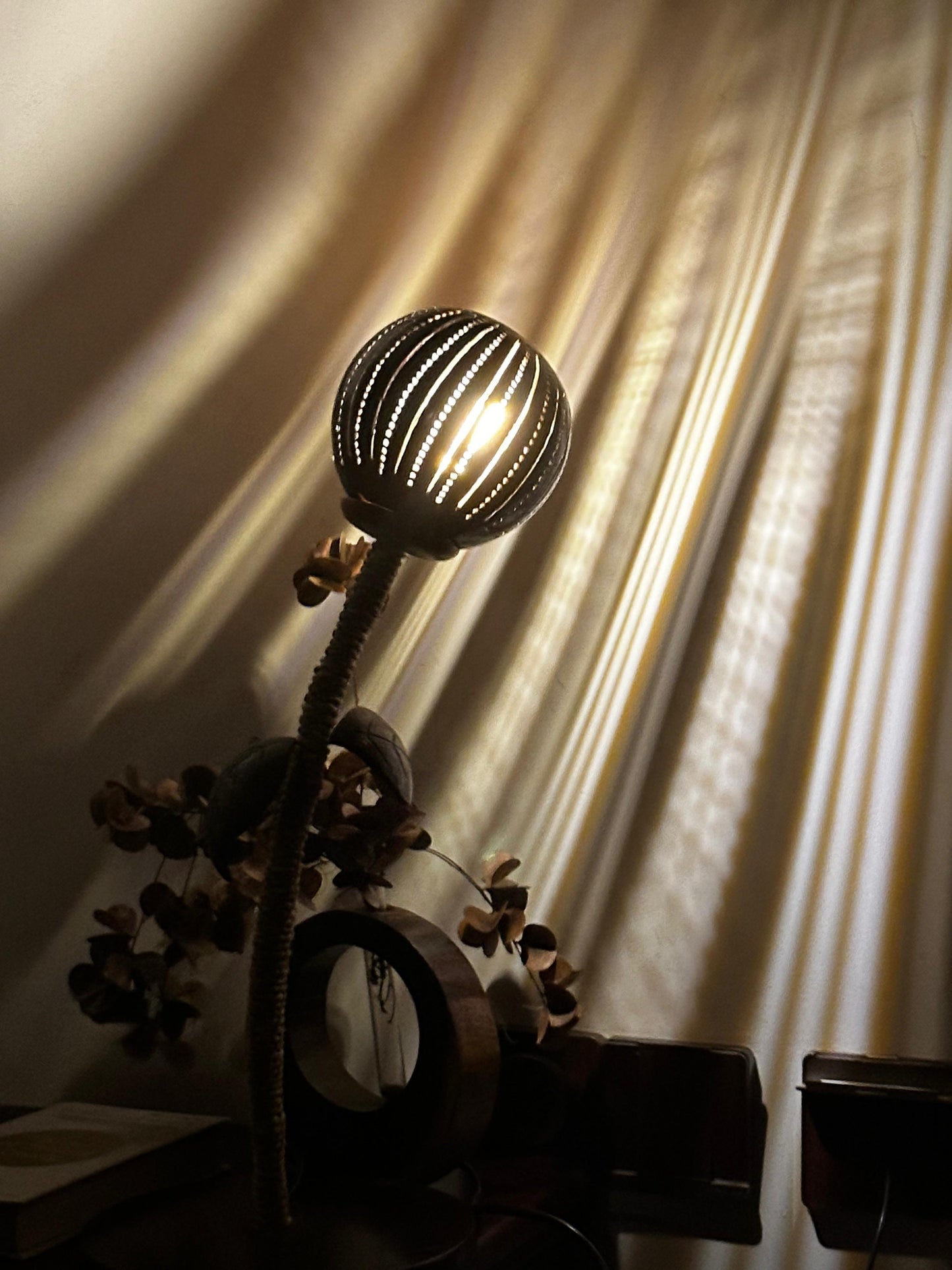 The 'Poomottu' Table Lamp