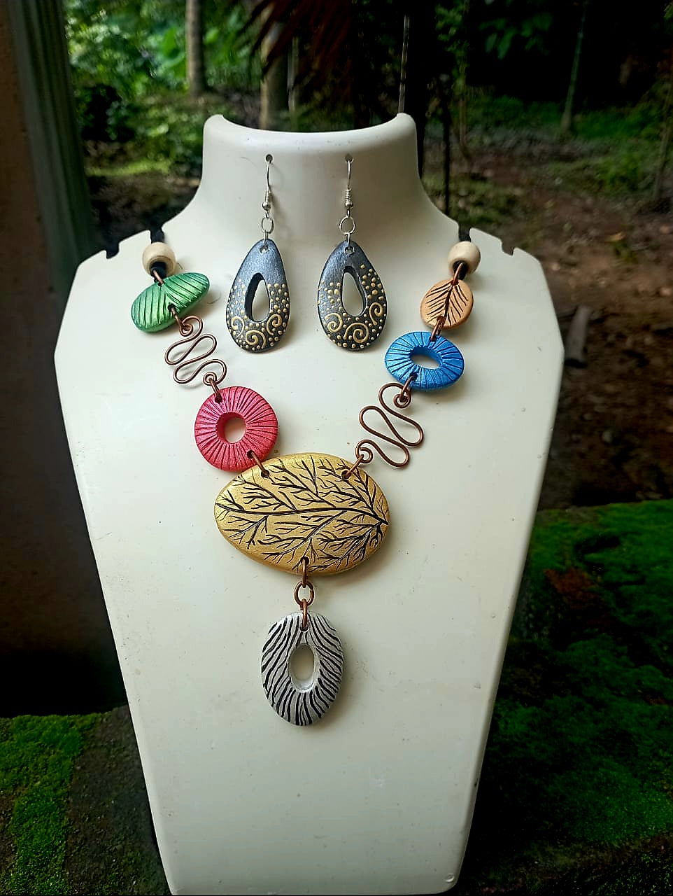 MIRAL INDIA CORAL NECKLACE  SET