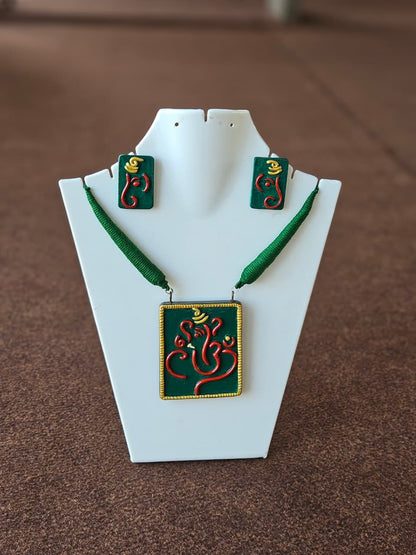 MIRAL INDIA WOODEN GANAPATHI PENDANT SET