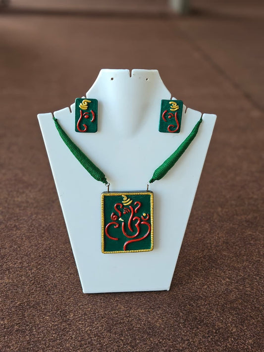 MIRAL INDIA WOODEN GANAPATHI PENDANT SET
