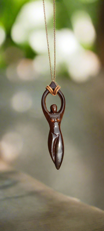 LADY FIGURINE SCULPTURE PENDANT NECKLACE