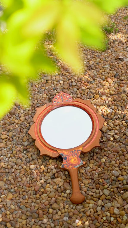 Narthaki Kerala Mural Vaalkannaadi Mirror