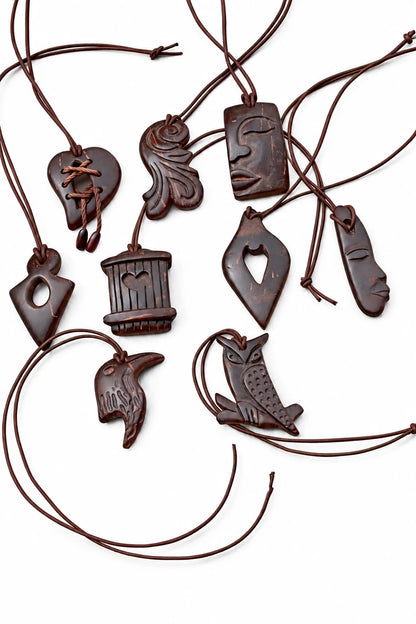 Miral India Unisex pendant necklaces