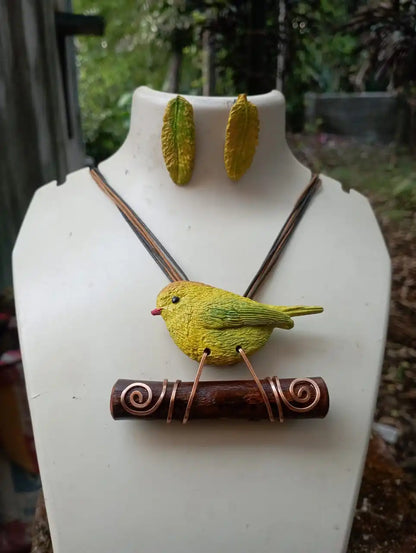MIRAL INDIA WARBLER  BIRD PENDANT SET