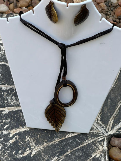 SENSATIONS 4 IN 1  NECKLACE  SET
