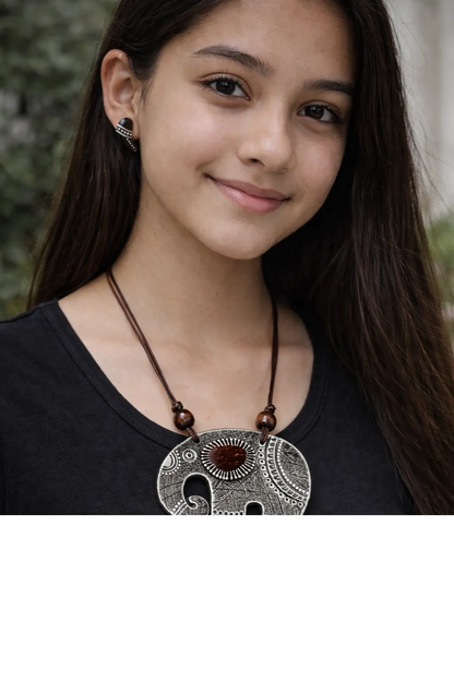 MIRAL INDIA ELEPHANT CLAY PENDANT SET