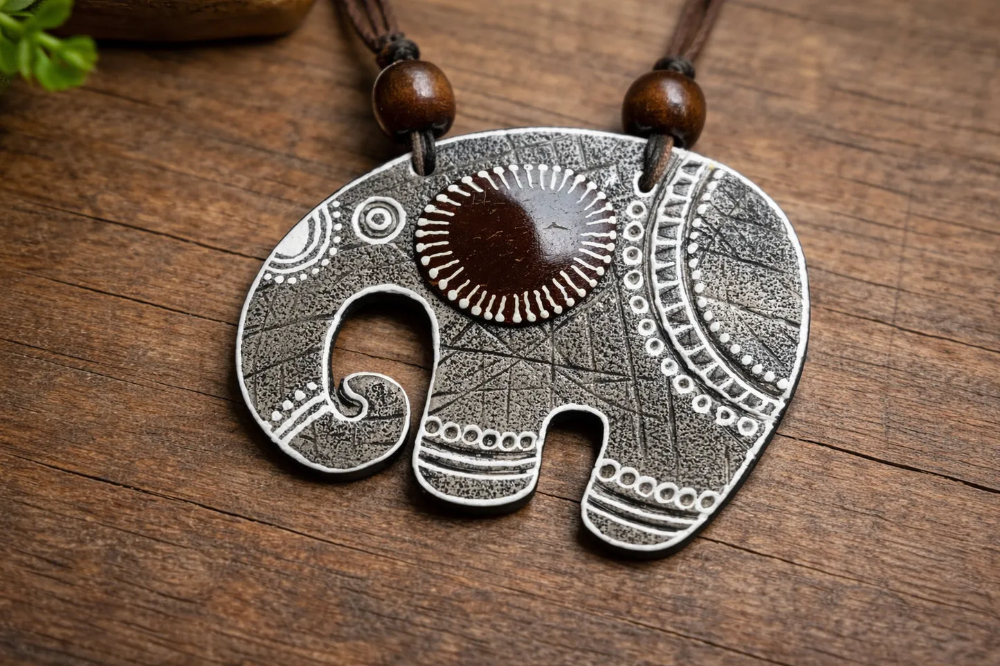 MIRAL INDIA ELEPHANT CLAY PENDANT SET
